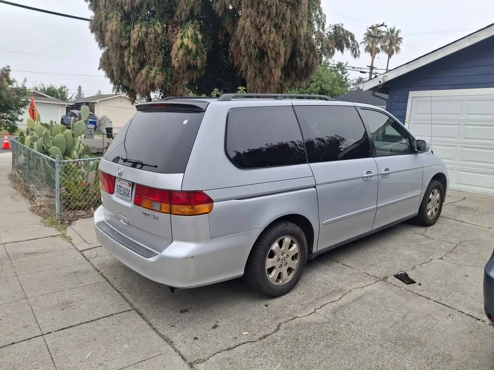 2002 Honda Odyssey - Image 2 of 9