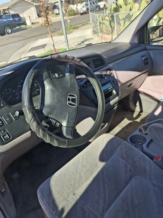 2002 Honda Odyssey - Image 2 of 6