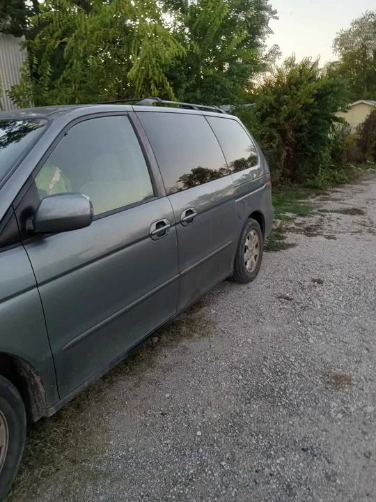 2002 Honda Odyssey - Image 2 of 6