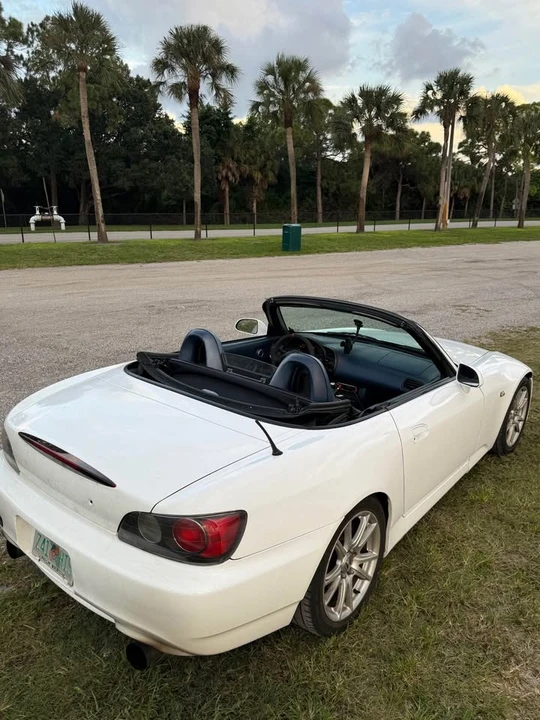 2002 Honda AP1 S2000 - Image 2 of 11