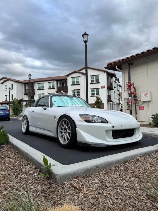 2002 Honda AP1 S2000 - Image 2 of 10