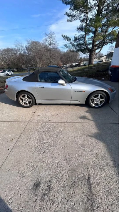 2002 Honda AP1 S2000 - Image 2 of 8