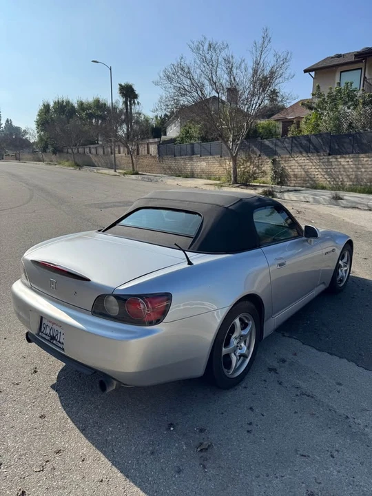 2002 Honda AP1 S2000 - Image 2 of 10
