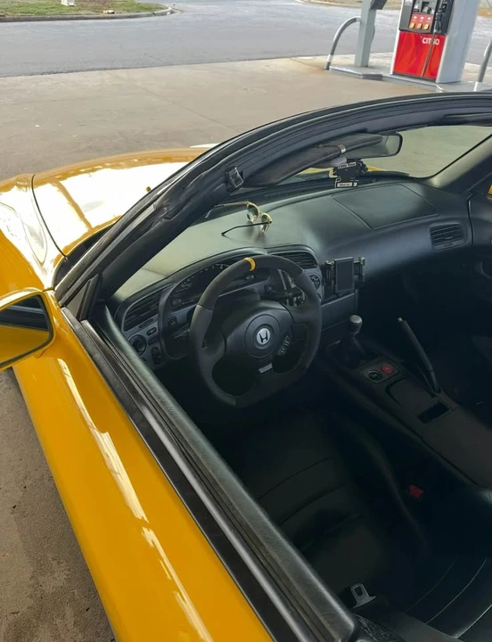 2002 Honda AP1 S2000 - Image 2 of 3