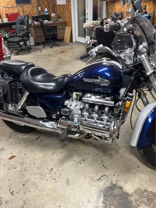 2002 Honda Gold Wing - Image 4 of 14