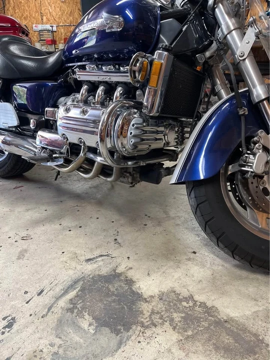 2002 Honda Gold Wing - Image 10 of 14
