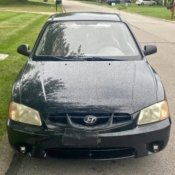 2002 Hyundai Accent GL Hatchback 2D