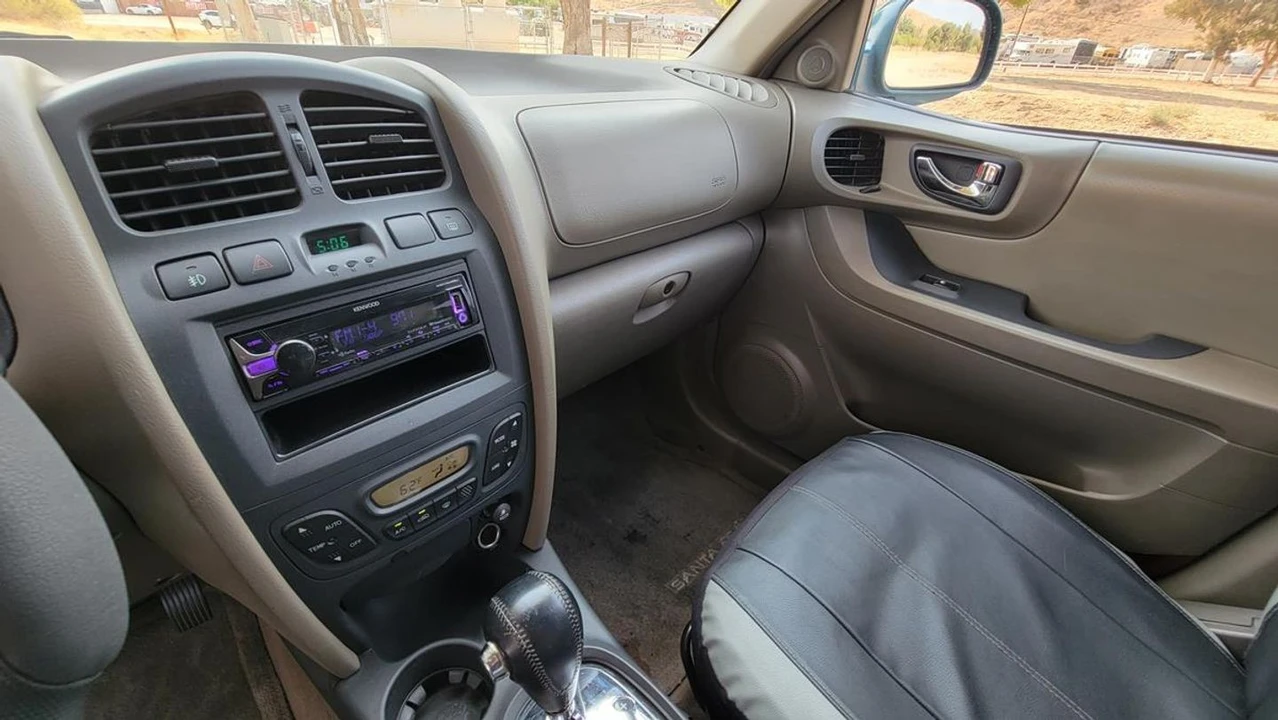 2002 Hyundai Santa Fe - Image 18 of 21