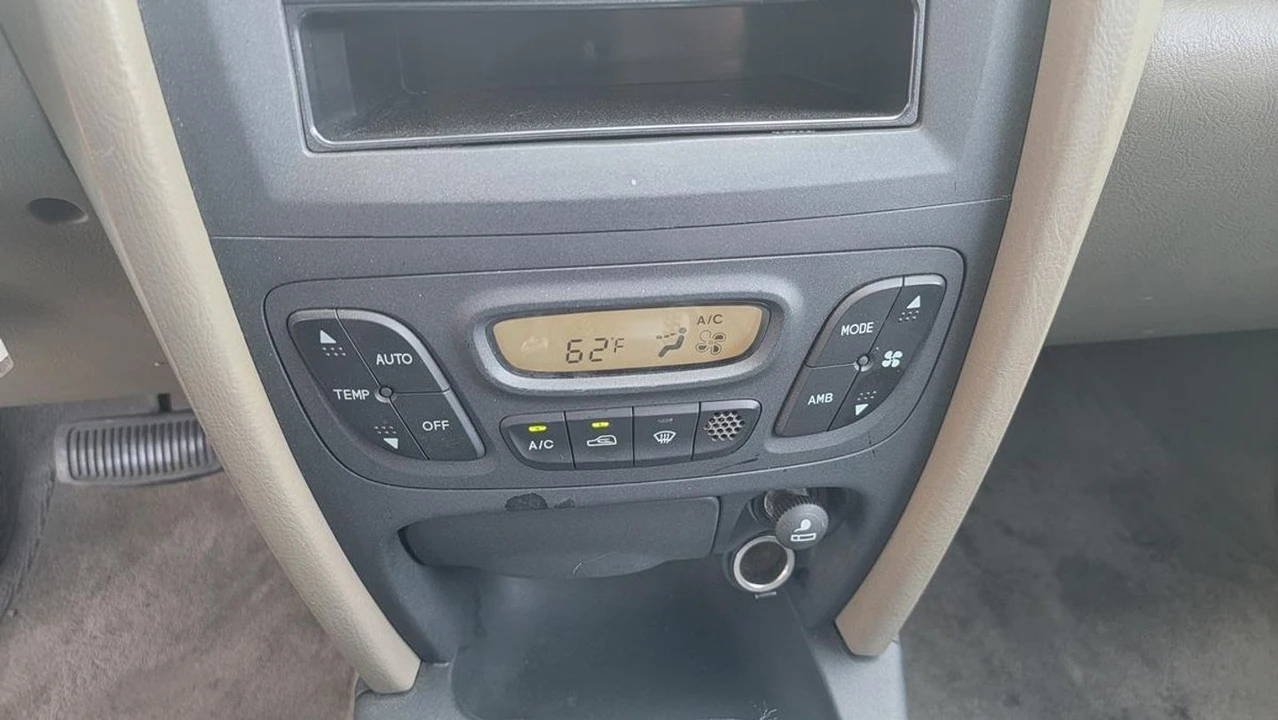2002 Hyundai Santa Fe - Image 21 of 21