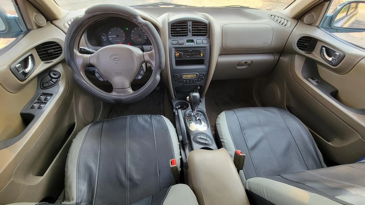 2002 Hyundai Santa Fe - Image 8 of 21