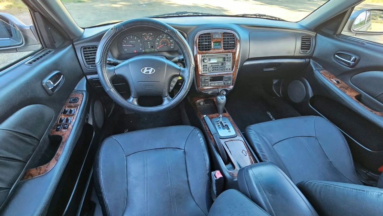 2002 Hyundai Sonata - Image 8 of 21