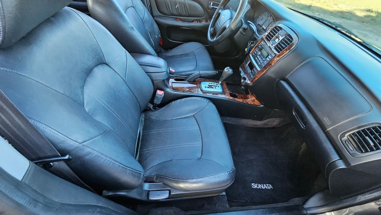 2002 Hyundai Sonata - Image 15 of 21