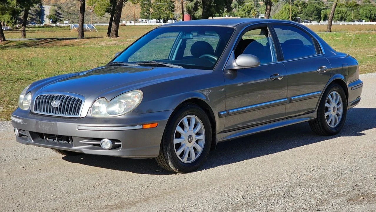 2002 Hyundai Sonata - Image 2 of 12