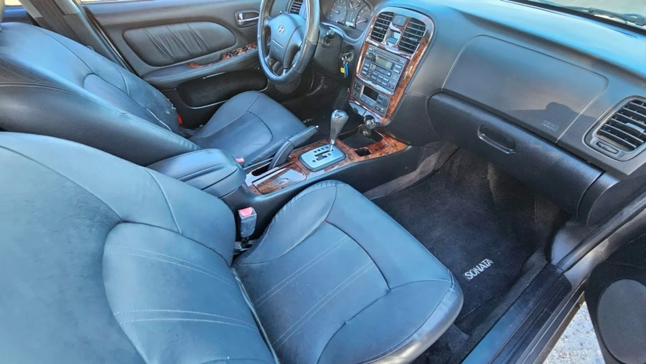 2002 Hyundai Sonata - Image 10 of 21