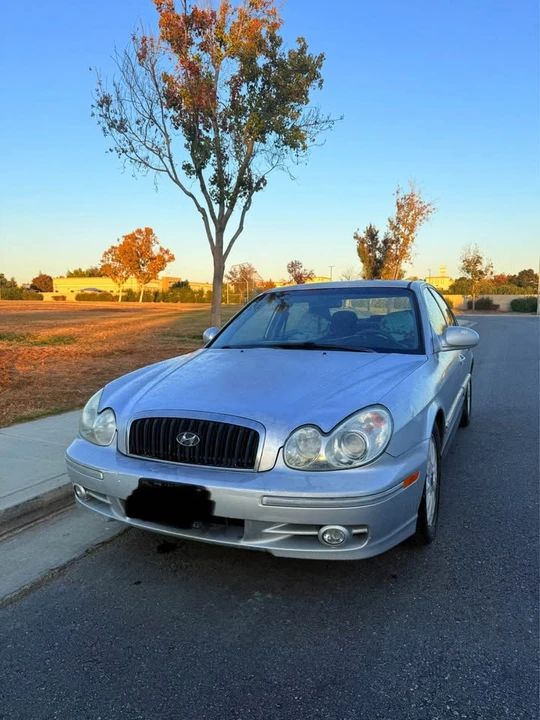 2002 Hyundai Sonata - Image 2 of 8