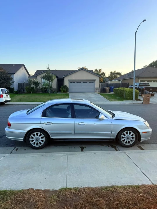 2002 Hyundai Sonata - Image 3 of 8