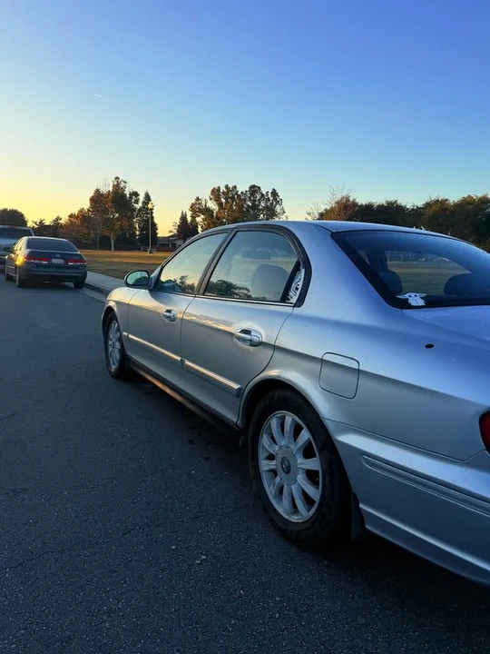2002 Hyundai Sonata - Image 4 of 8