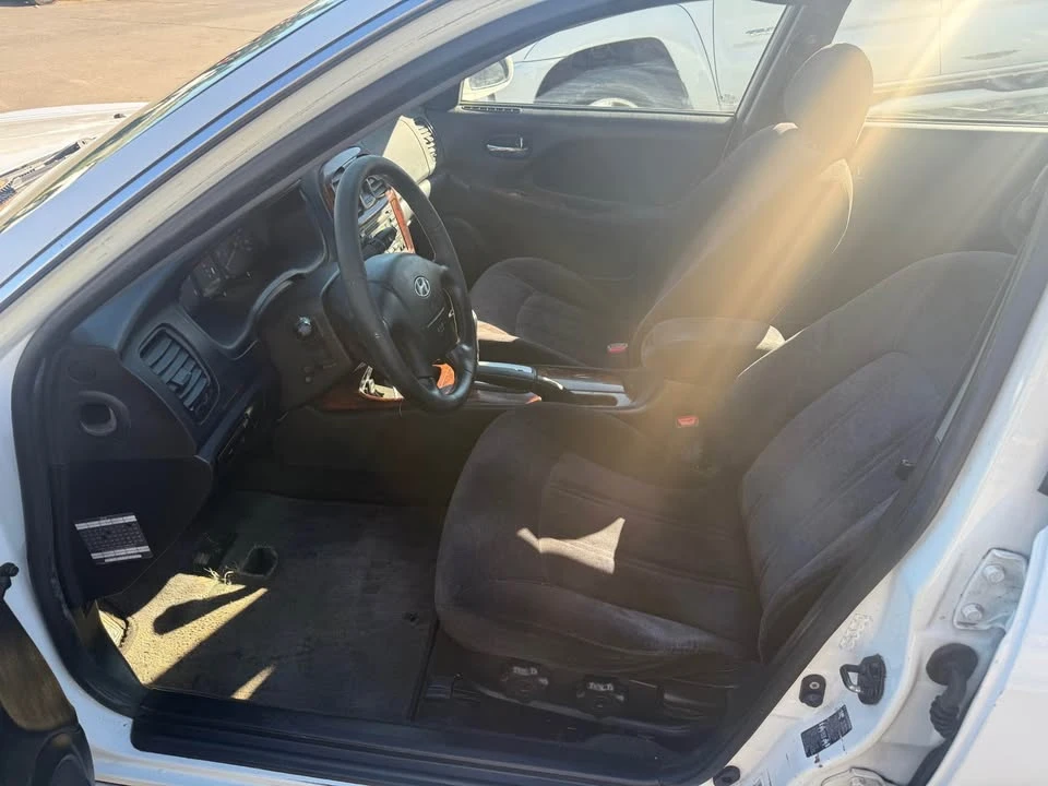 2002 Hyundai Sonata - Image 9 of 13