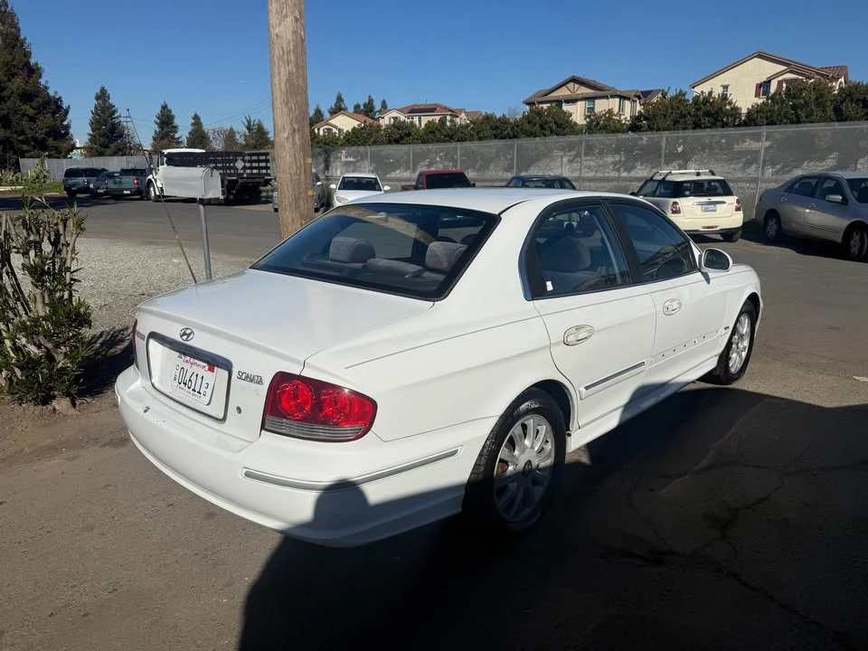 2002 Hyundai Sonata - Image 4 of 13