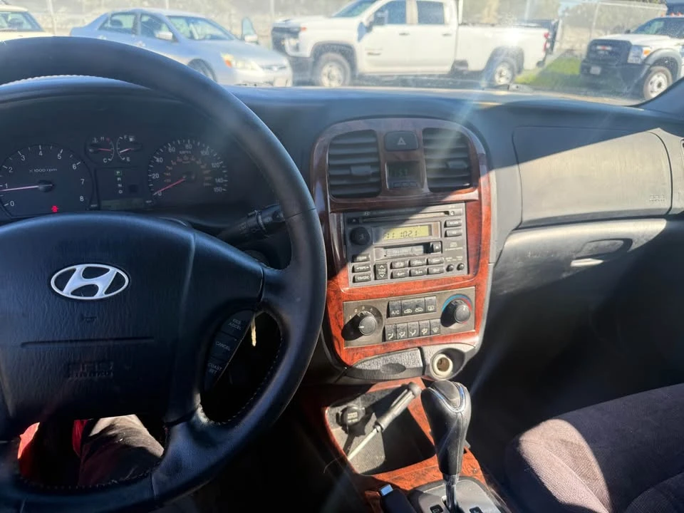 2002 Hyundai Sonata - Image 10 of 13