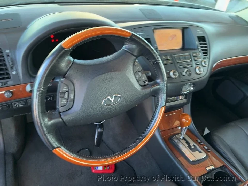 2002 Infiniti Q45 3rd Gen - Image 11 of 12
