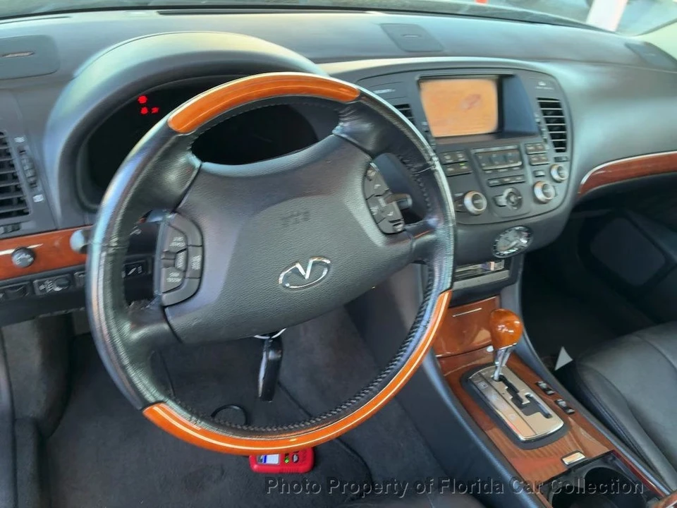 2002 Infiniti Q45 3rd Gen - Image 11 of 12