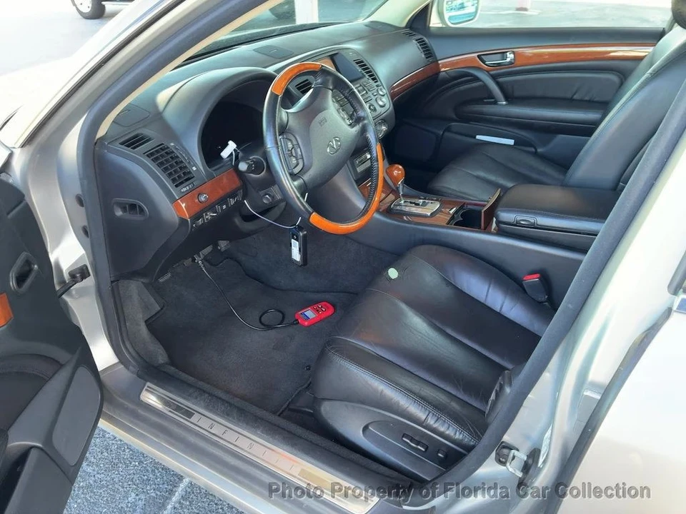 2002 Infiniti Q45 3rd Gen - Image 9 of 12