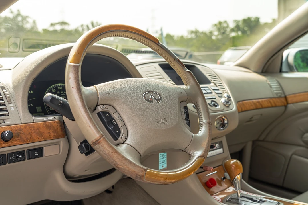 2002 Infiniti Q45 3rd Gen - Image 10 of 21
