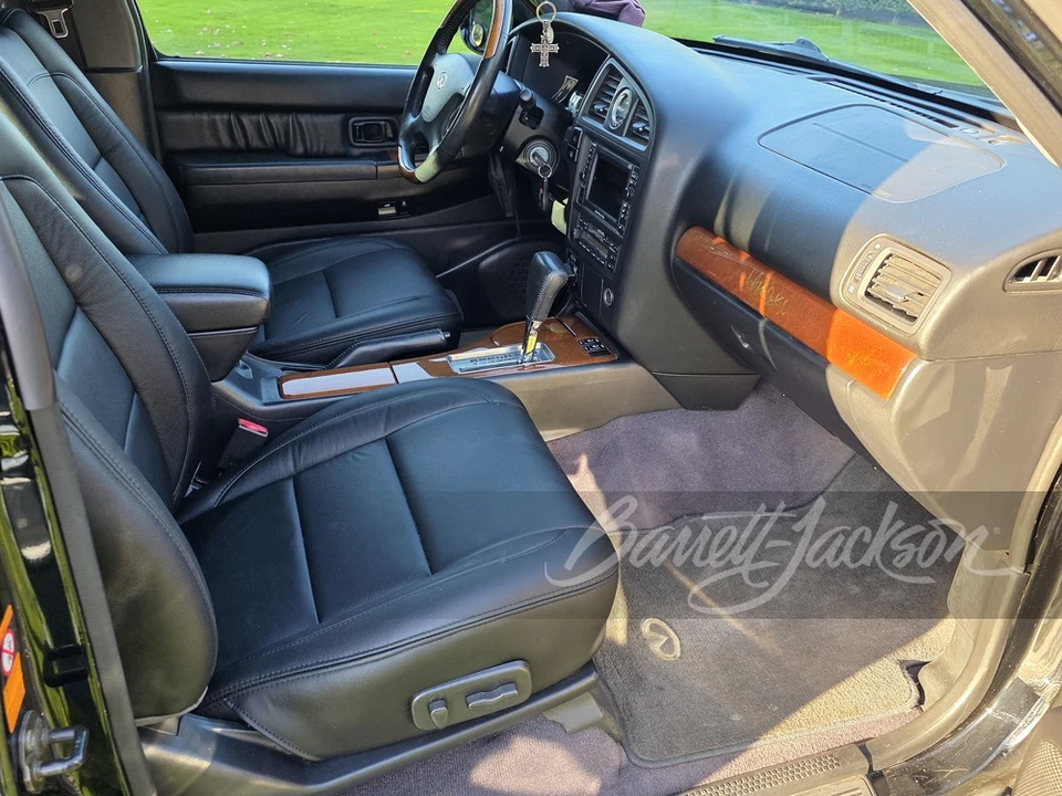2002 Infiniti QX4 - Image 5 of 12