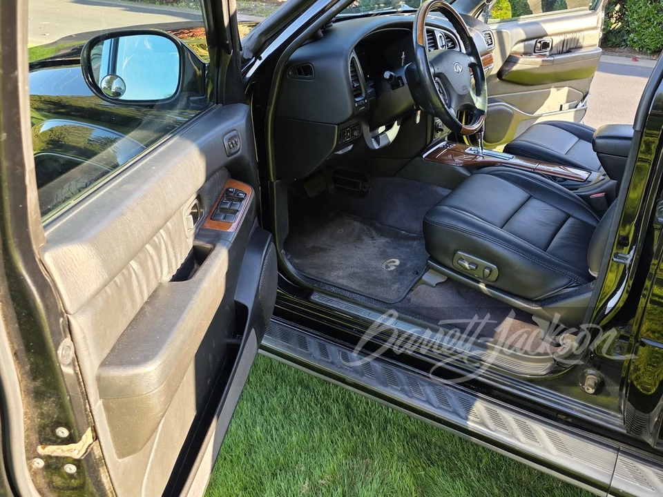 2002 Infiniti QX4 - Image 11 of 12