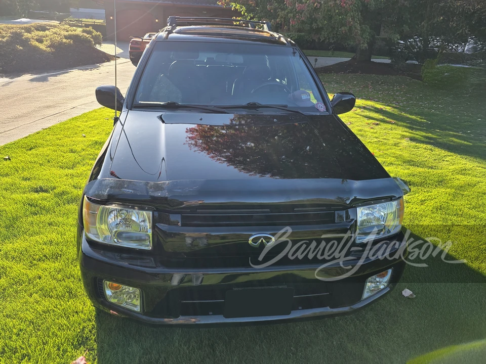 2002 Infiniti QX4 - Image 2 of 12
