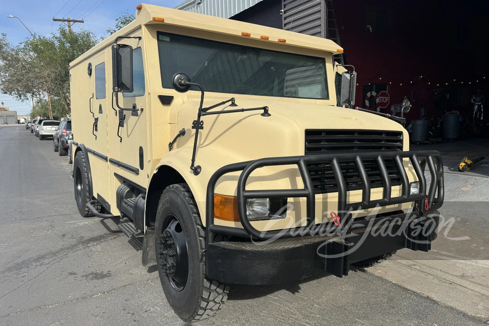 2002 International 4300 - Image 11 of 16