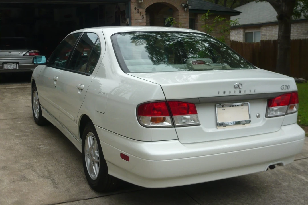 2002 Infiniti G20 2nd Gen - Image 15 of 31