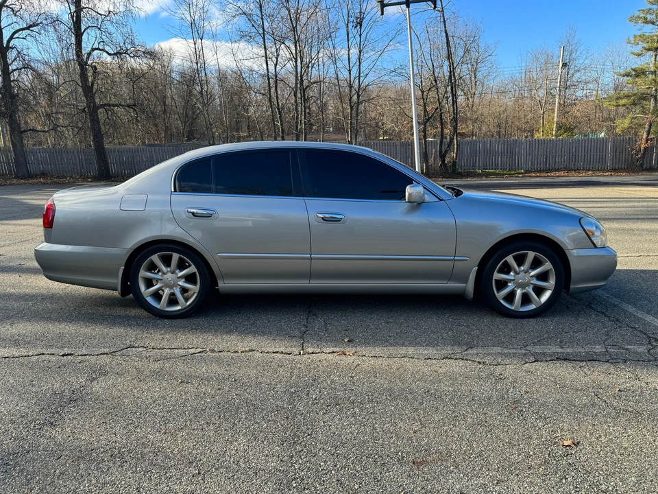 2002 Infiniti Q45 3rd Gen - Image 22 of 31