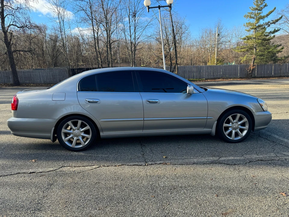 2002 Infiniti Q45 3rd Gen - Image 21 of 31