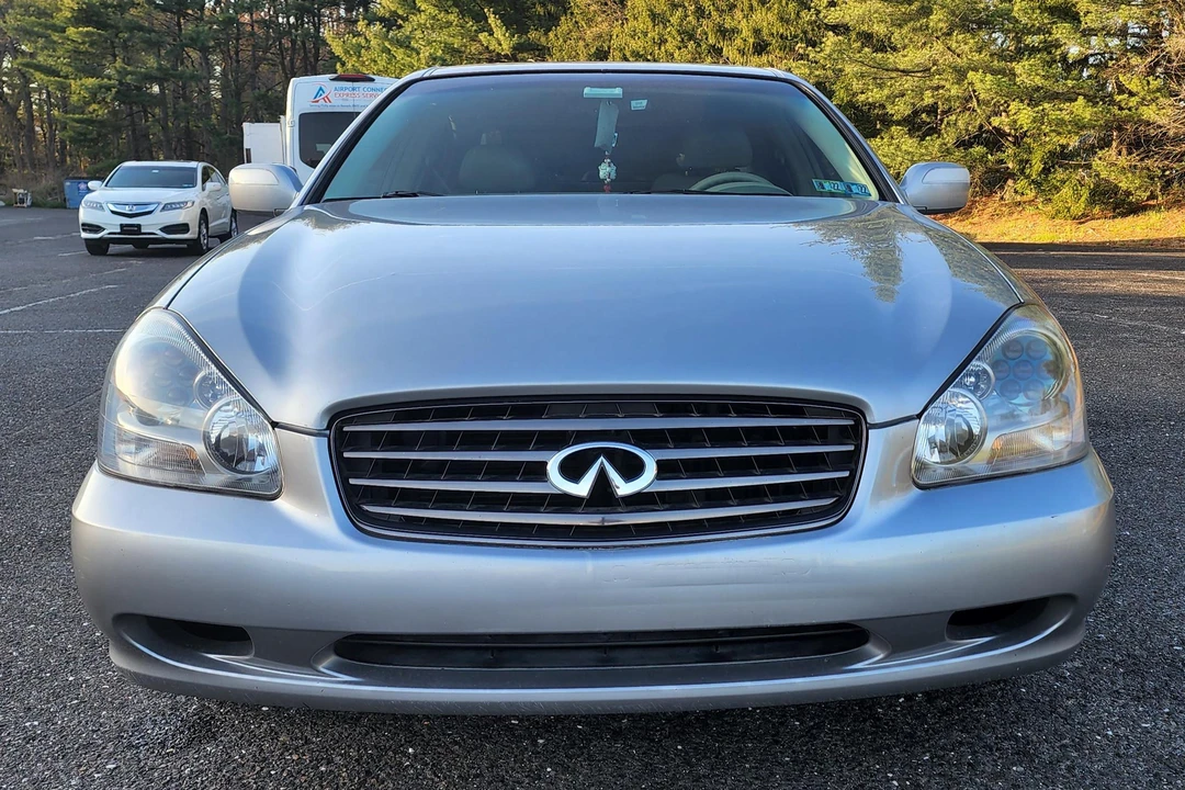 2002 Infiniti Q45 3rd Gen - Image 2 of 31
