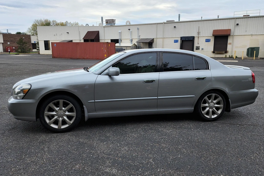 2002 Infiniti Q45 3rd Gen - Image 3 of 31