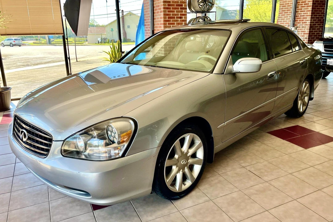 2002 Infiniti Q45 3rd Gen - Image 2 of 31