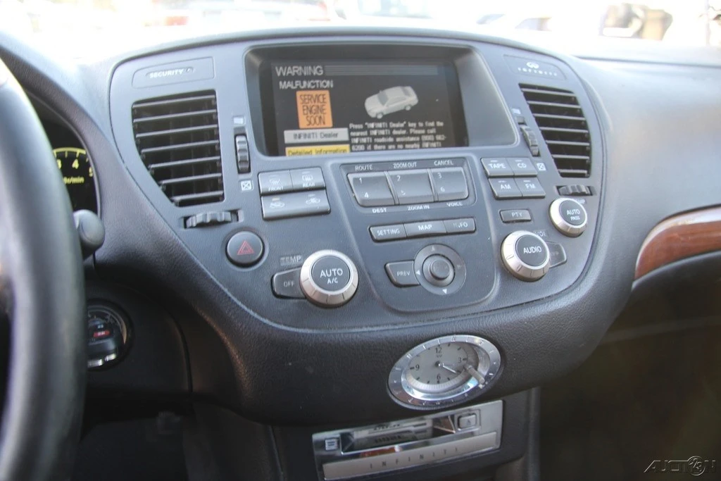 2002 Infiniti Q45 3rd Gen - Image 19 of 21