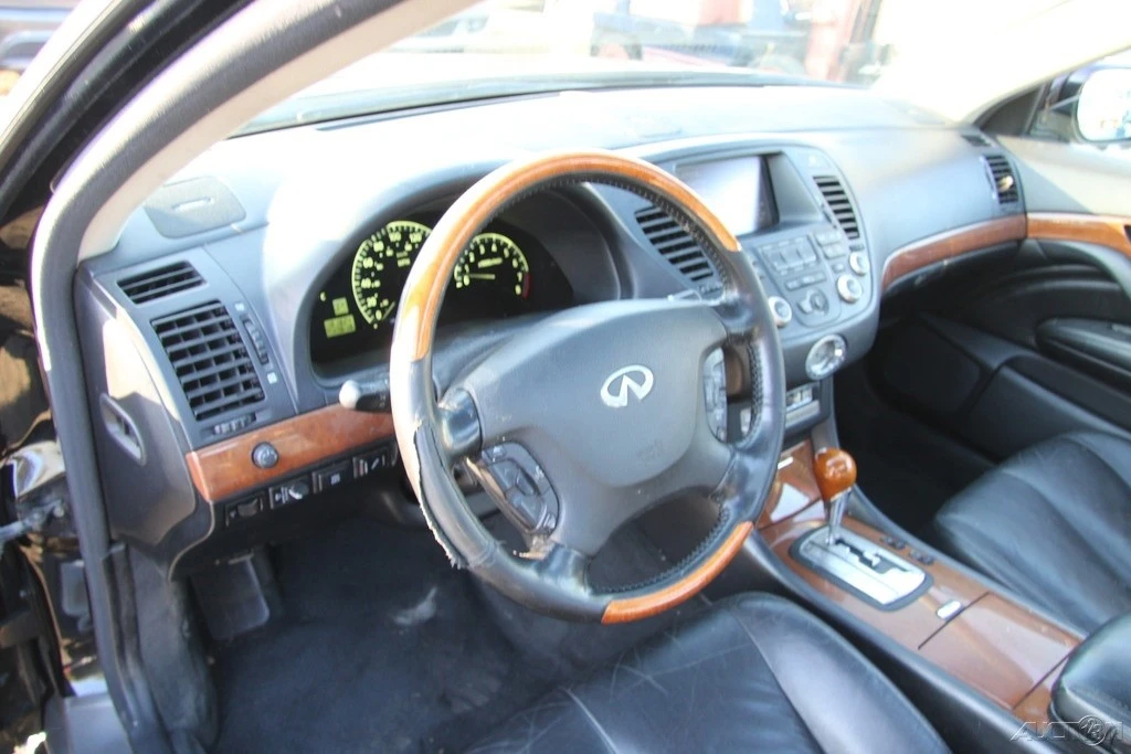 2002 Infiniti Q45 3rd Gen - Image 16 of 21