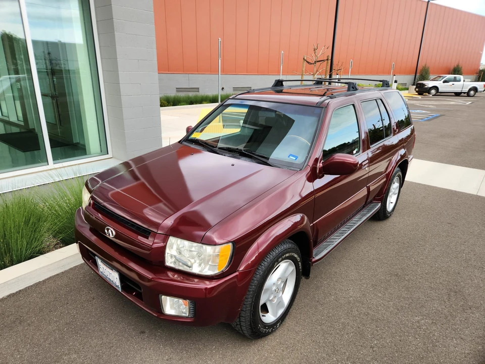 2002 Infiniti QX4 - Image 2 of 31
