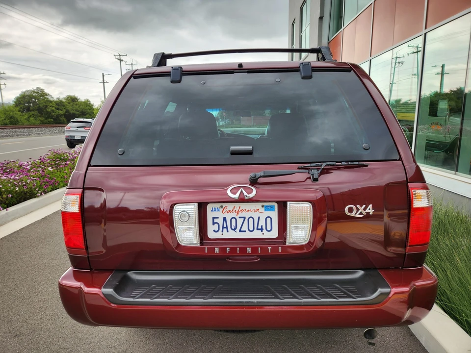 2002 Infiniti QX4 - Image 18 of 31