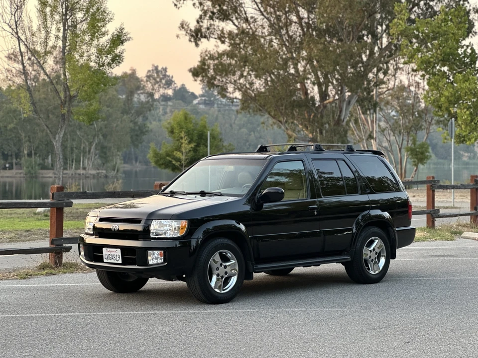 2002 Infiniti QX4 - Image 2 of 31