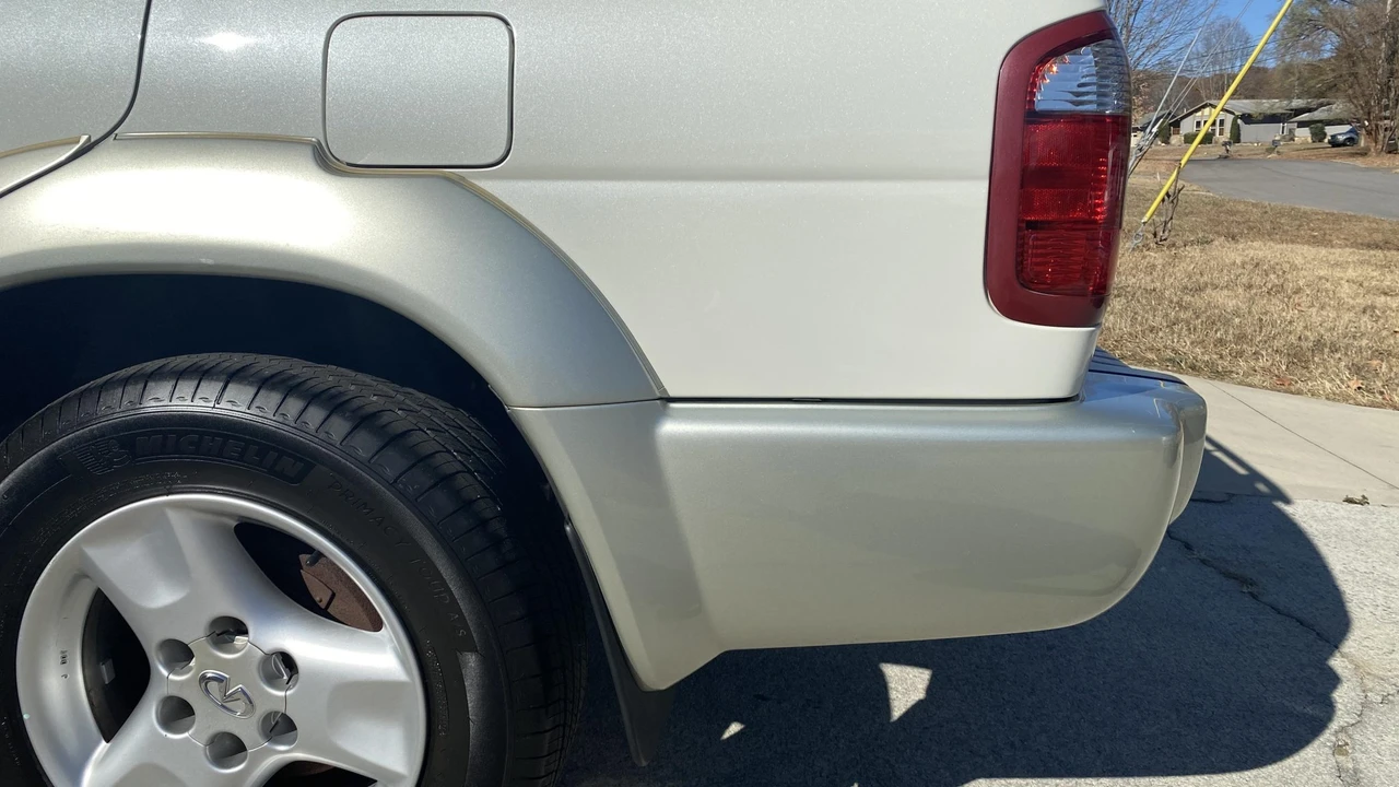 2002 Infiniti QX4 - Image 21 of 31
