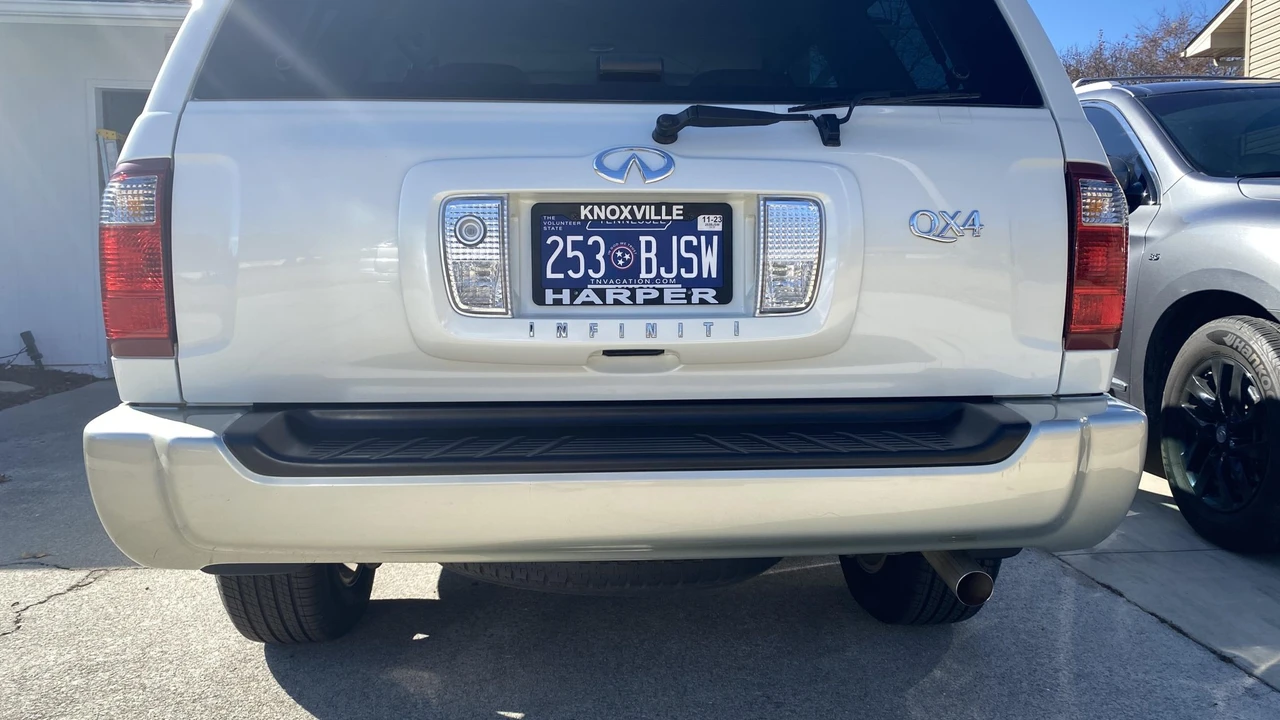 2002 Infiniti QX4 - Image 23 of 31