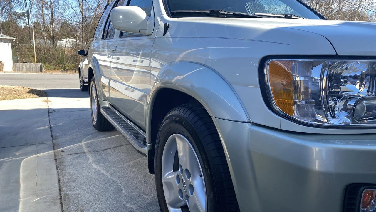 2002 Infiniti QX4 - Image 13 of 31