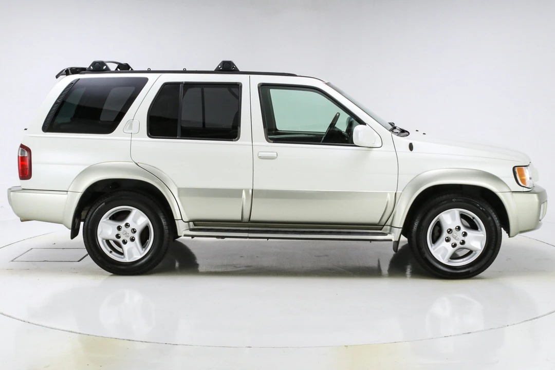 2002 Infiniti QX4 - Image 8 of 31
