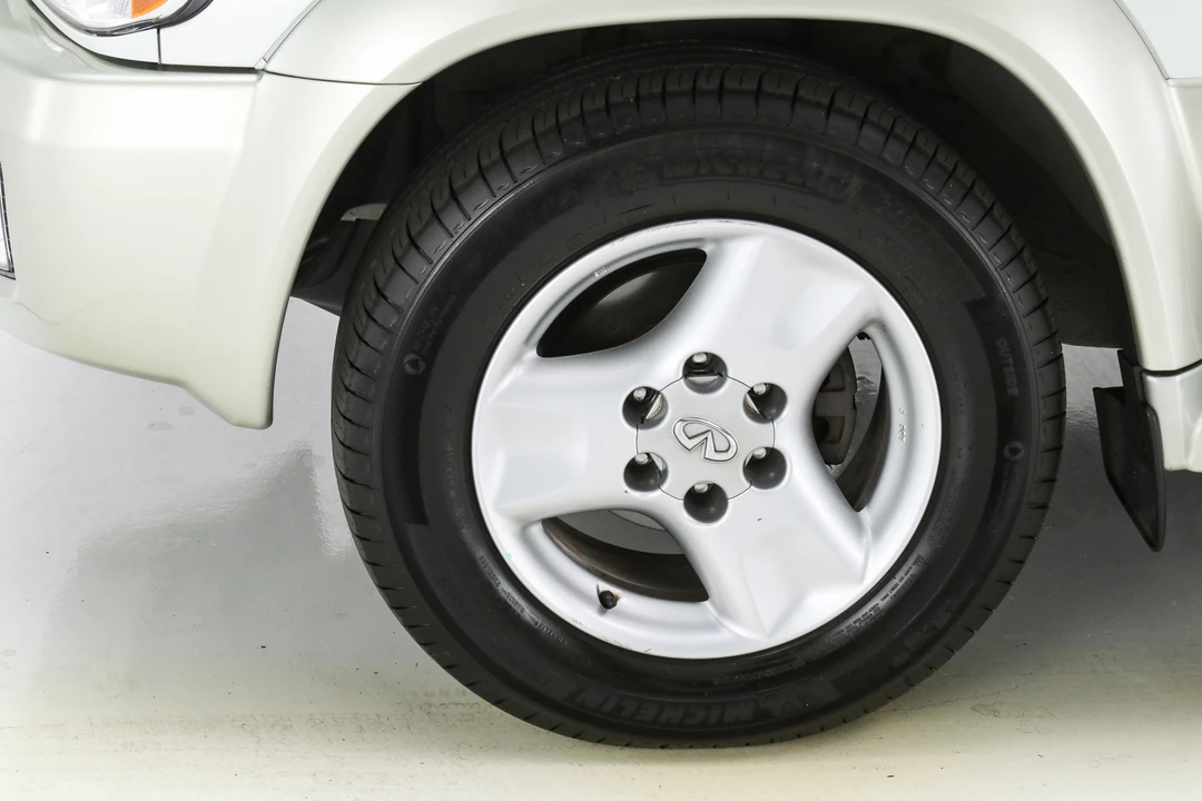 2002 Infiniti QX4 - Image 30 of 31