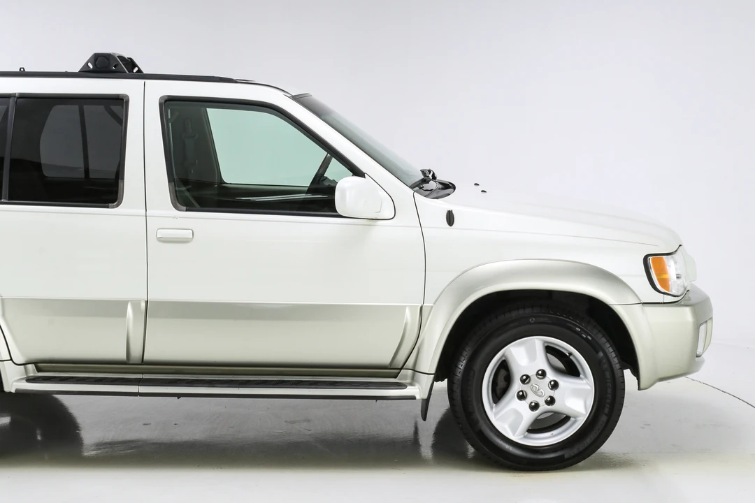2002 Infiniti QX4 - Image 10 of 31