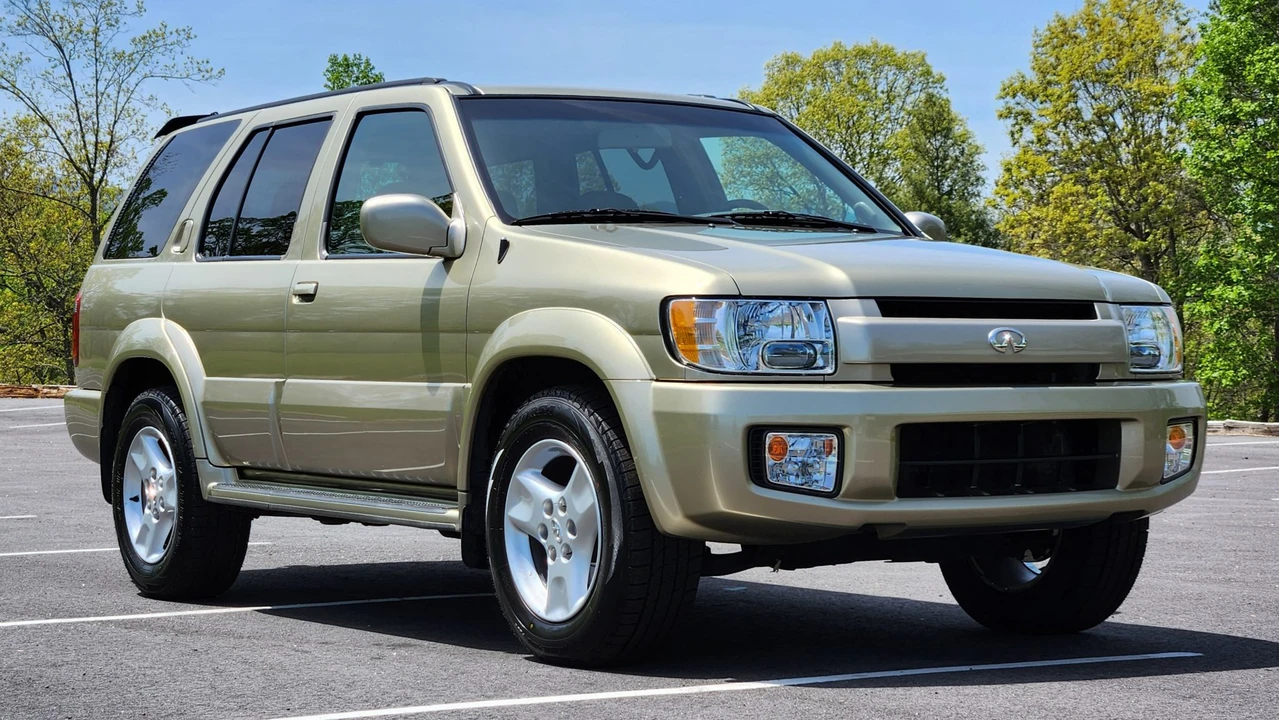 2002 Infiniti QX4 - Image 23 of 31